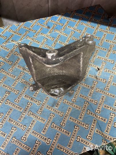 Кронштейн опоры АКПП GM 13248662