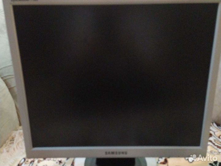 Монитор Samsung 17 дюймов 710n