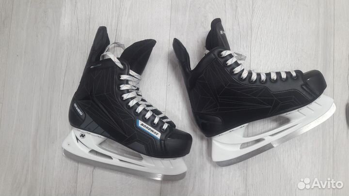 Коньки, р.40