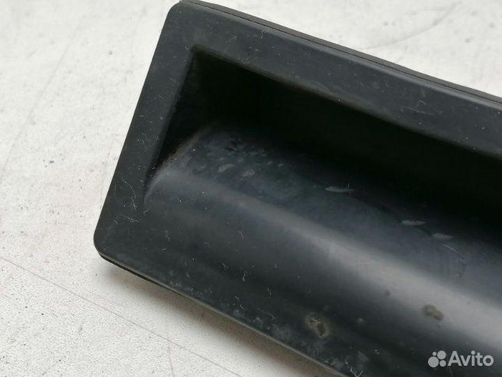 Ручка открывания багажника задняя Volkswagen