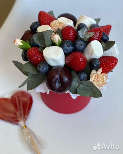 Композиция в шляпной коробке, букет