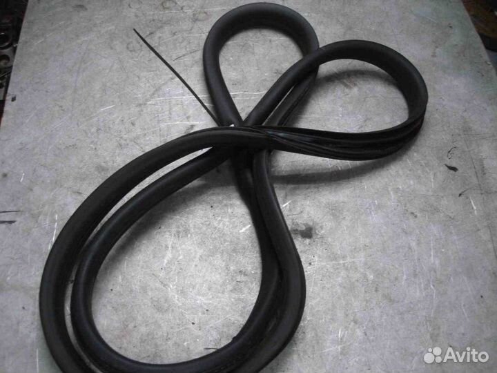 Уплотнитель Peugeot 207 2006-2013