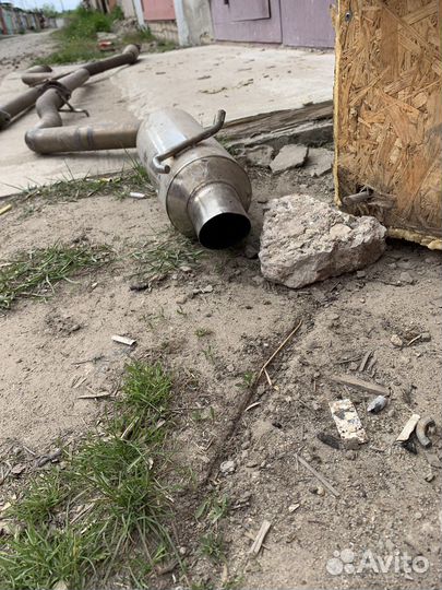 Выхлопная система на nissan skyline 35