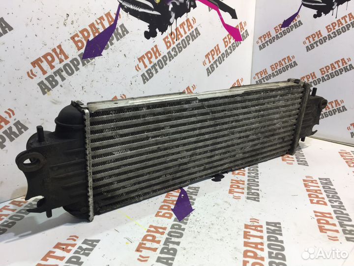 Рено Трафик Радиатор интеркулера