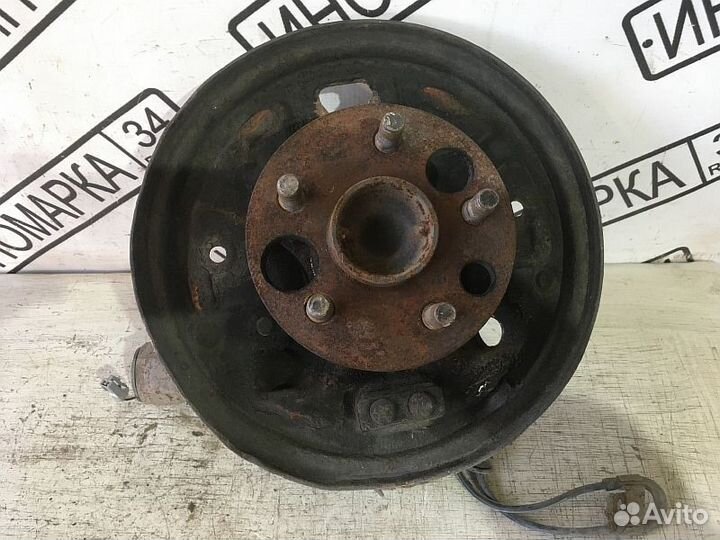 Кулак поворотный задний правый Toyota Avensis 1