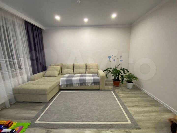 2-к. квартира, 52 м², 10/10 эт.