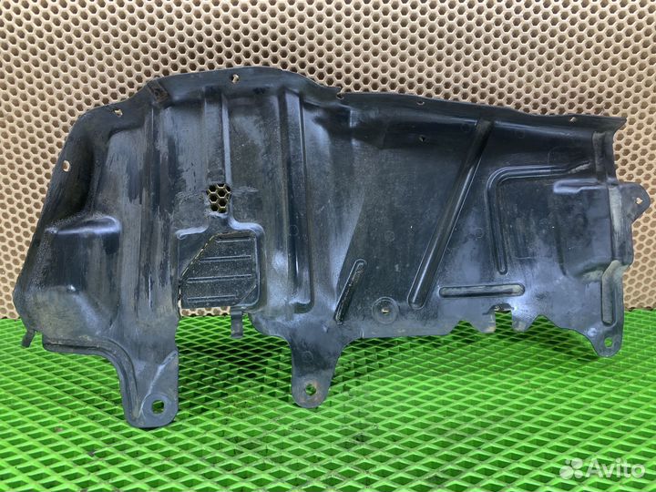 Защита боковая левая Volvo S40