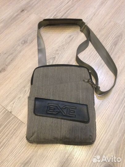 Планшетный компьютер Krez TM 1005B32