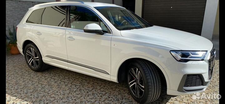 Audi Q7 3.0 AT, 2023, 759 км