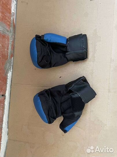 Перчатки для кикбоксинга