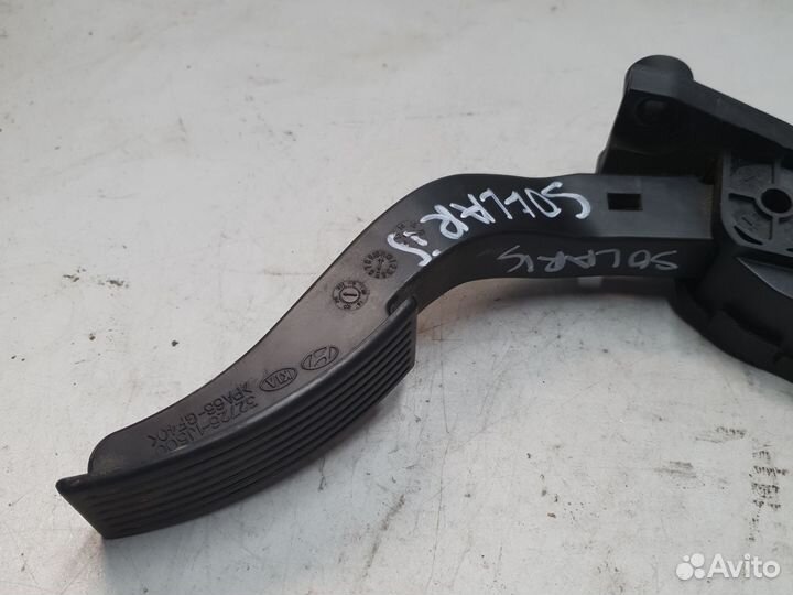 Педаль газа Hyundai Solaris 1