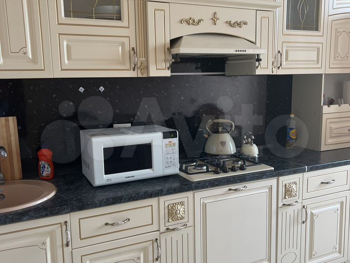 2-к. квартира, 65 м², 4/8 эт.