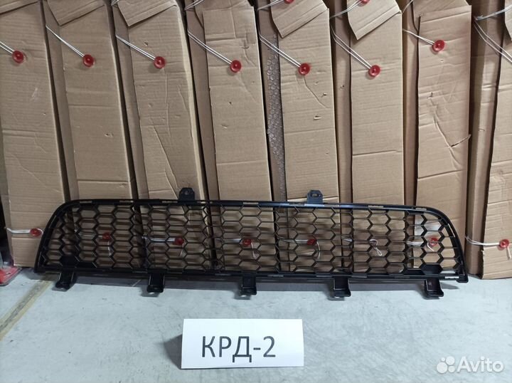 Решетка в бампер нижняя Pajero Sport 2 2008-2015