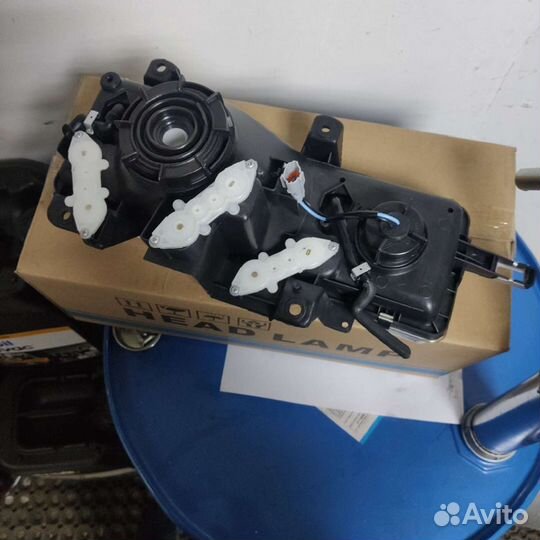 Фара isuzu ELF NRR NPS NPR NKR 1987 1994