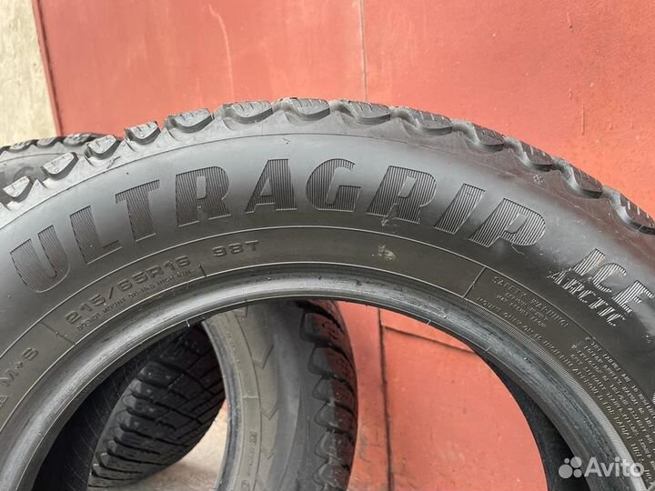 Goodyear Ultragrip Ice Arctic 215/65 R16 98T