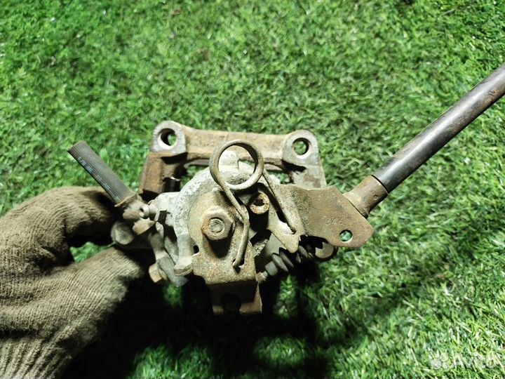 Суппорт тормозной задний левый Opel Astra H