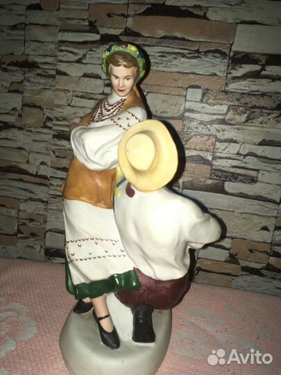 Редкая антикварная фарфоровая статуэтка «Гопак»