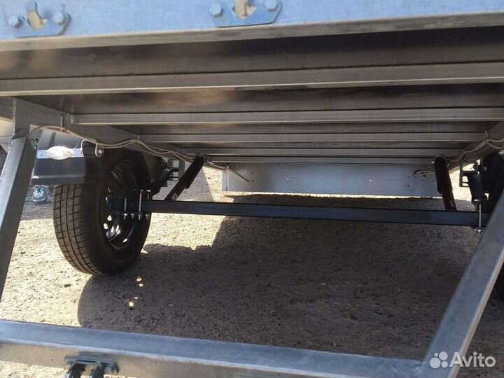 Прицеп легковой размер кузова 2.54*1.3 оцинкованны