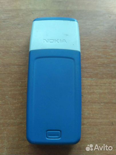 Телефон Nokia 1110i
