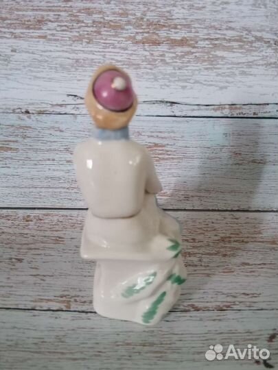Статуэтка фарфор фигуристка