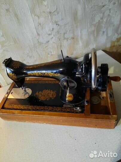 Швейная машинка ручная