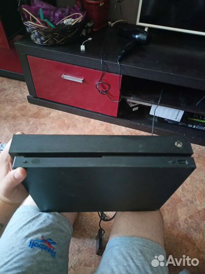 Xbox one s 1tb с играми