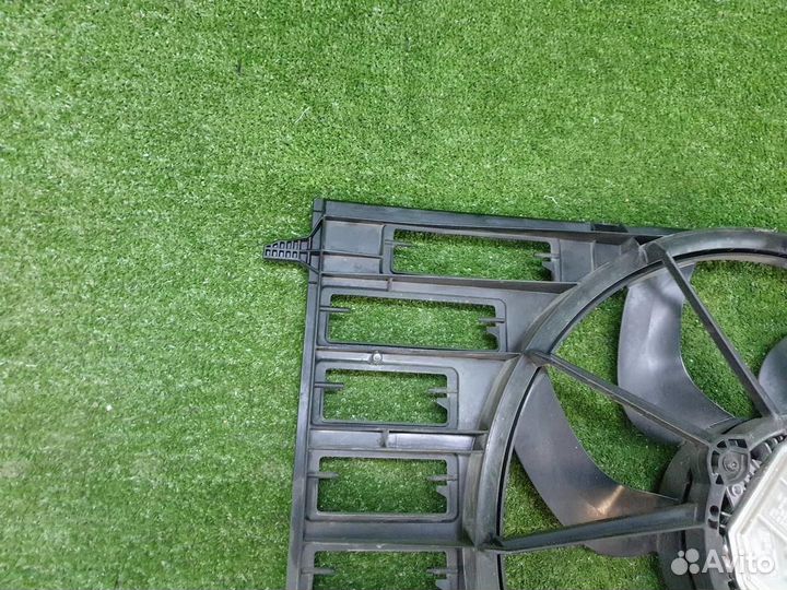 Вентилятор радиатора в сборе с диффузором Audi A4/RS4