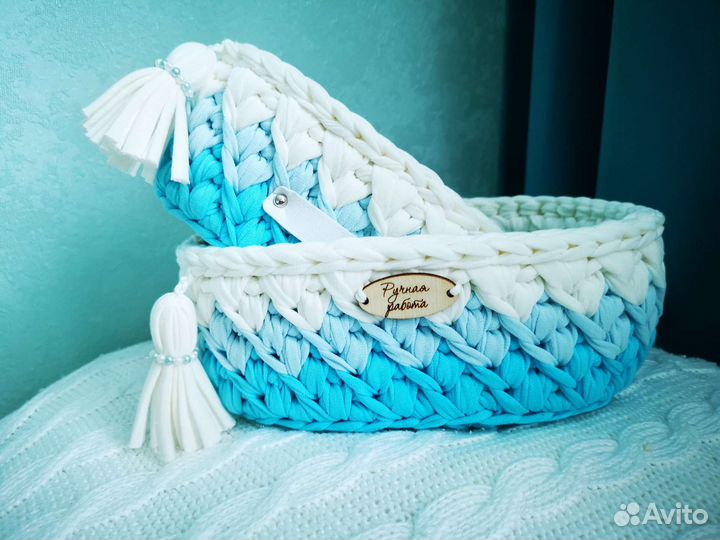 Корзина вязаная белая