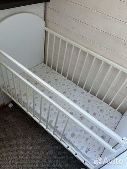 Детская кровать с матрасом