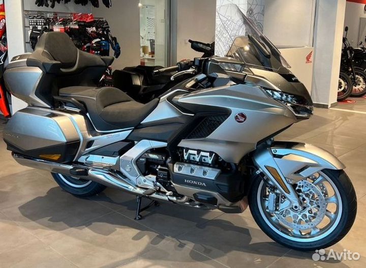 Gold Wing Tour — GL1800 DCT