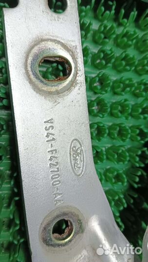 Петли багажника седан Ford Focus l