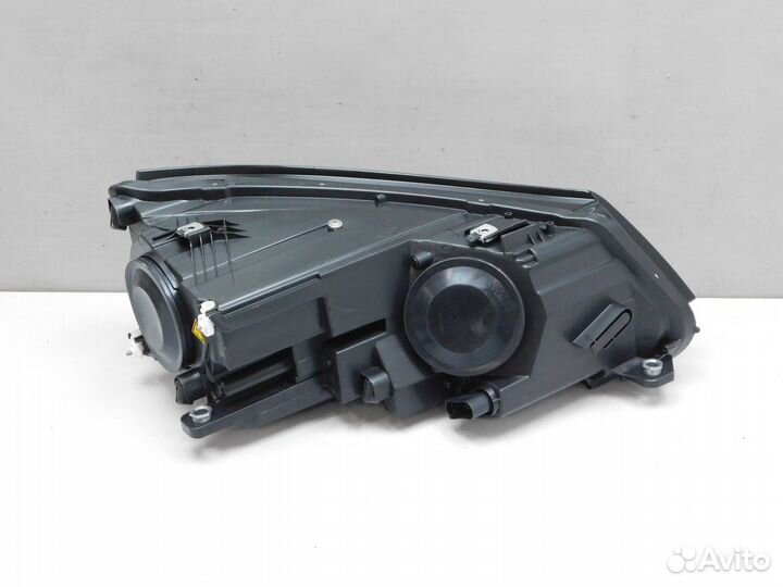 Фара левая Volkswagen Tiguan