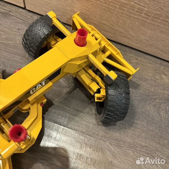 Грейдер Bruder (под ремонт или на запчасти)