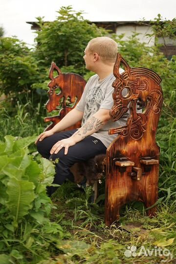 Скамья расписная (уличная мебель)