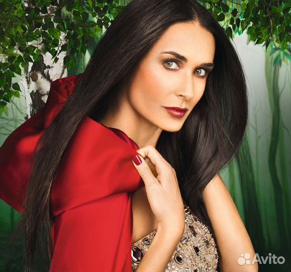 Помада новая oriflame от Деми Мур