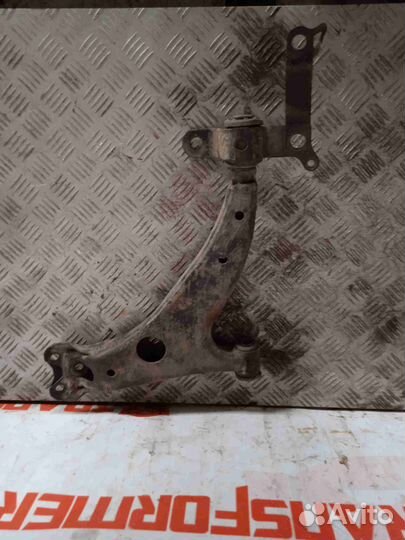 Рычаг подвески нижний передний правый Тойота Корол