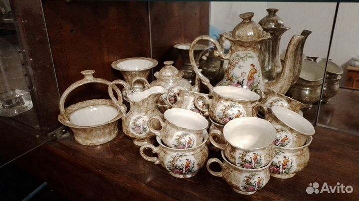 Чайно-кофейный сервиз из 17 единиц