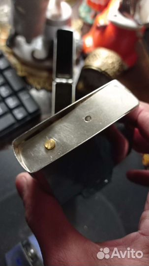 Большая бензиновая зажигалка