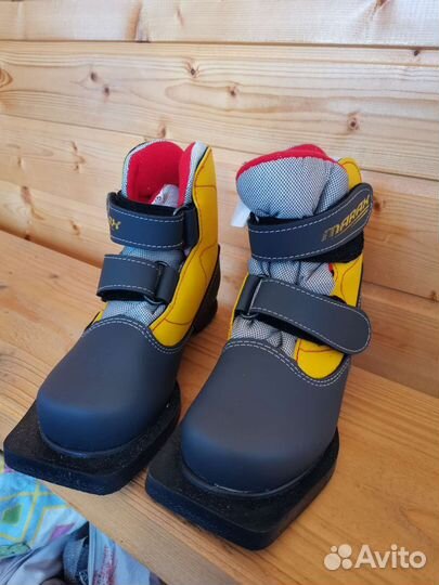 Лыжные ботинки детские 31 размер