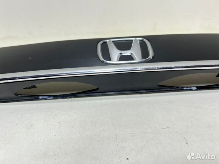 Накладка двери багажника задняя Honda Cr-V 4