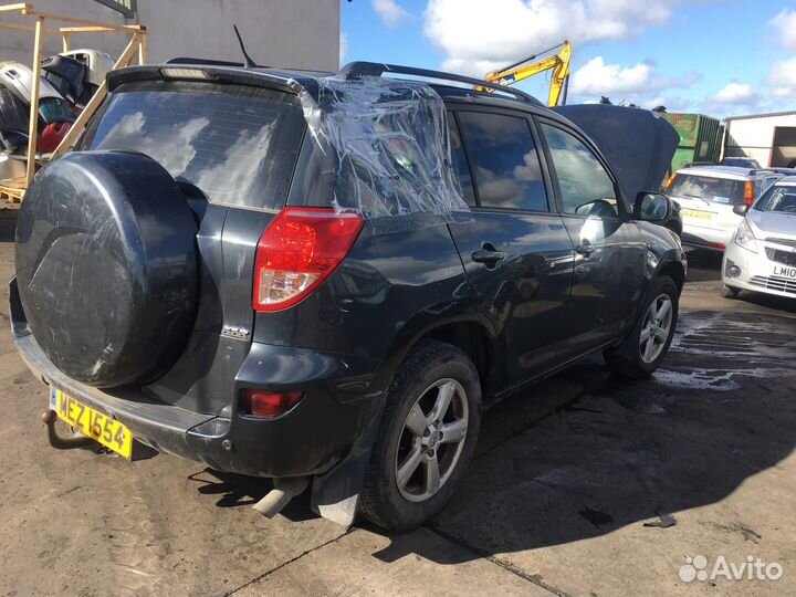 Блок управления двс toyota RAV 4 ZSA3 2006