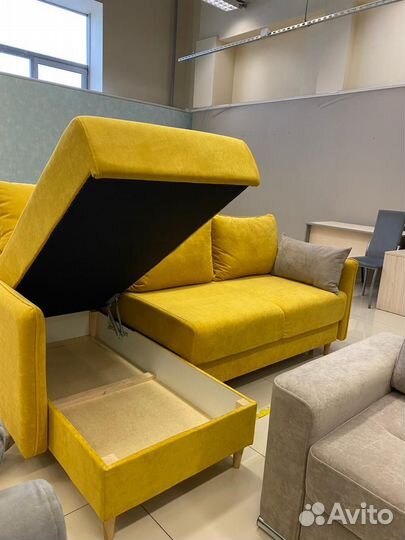 Диван с оттоманкой