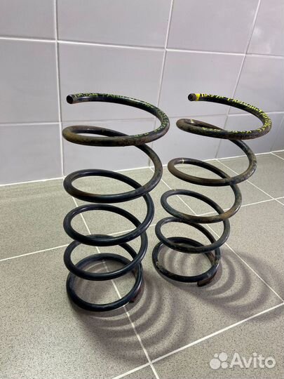 Пружины передние Mazda Familia NEO