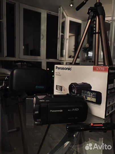 Видеокамера panasonic hc v770 black и штатив Dexp