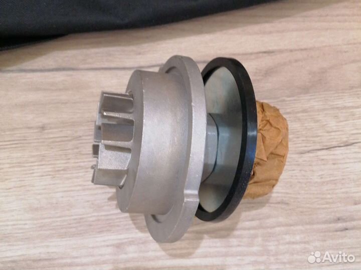 Водяной насос помпа