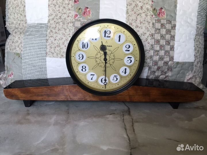 Настольные часы