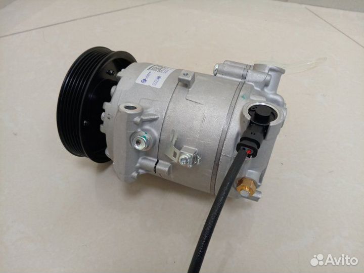 Компрессор кондиционера Opel Astra J 2010