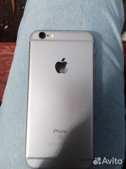 Телефон iPhone 6s