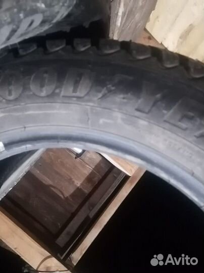 Goodyear Ultragrip Ice Arctic 205/60 R16