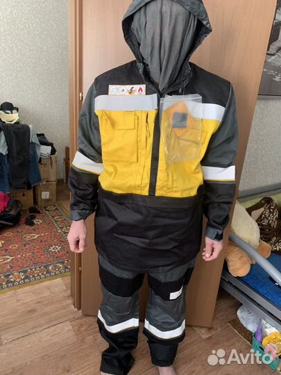 Защитный костюм